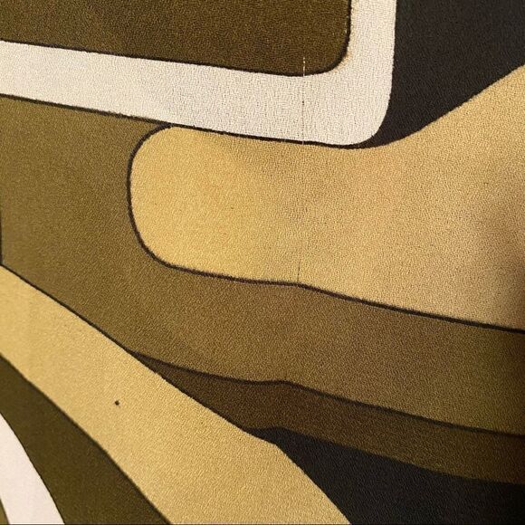 Pretty Studio C Plus Green Blouse or Shrug - Picture 8 of 8